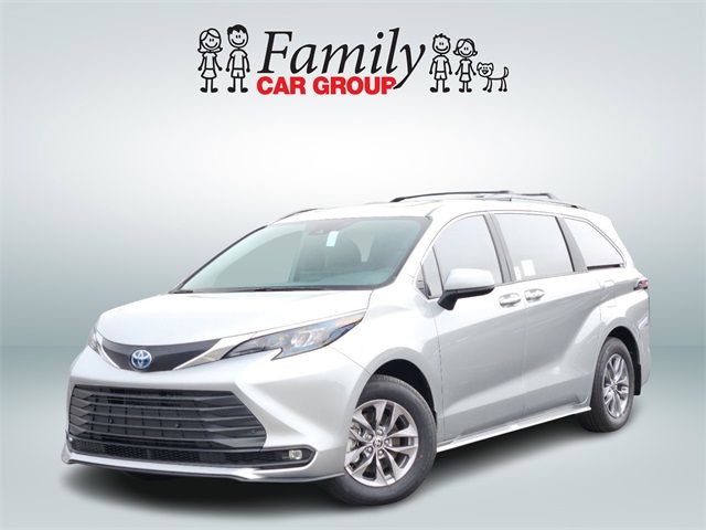 2025 Toyota Sienna XLE