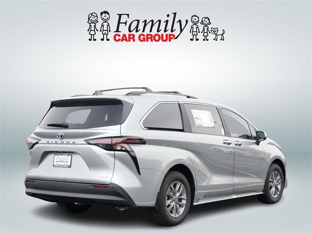 2025 Toyota Sienna XLE