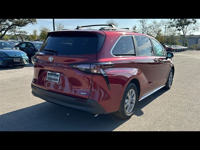 2025 Toyota Sienna XLE