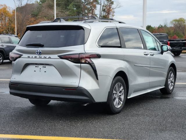 2025 Toyota Sienna XLE