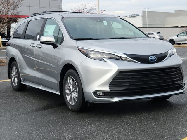 2025 Toyota Sienna XLE