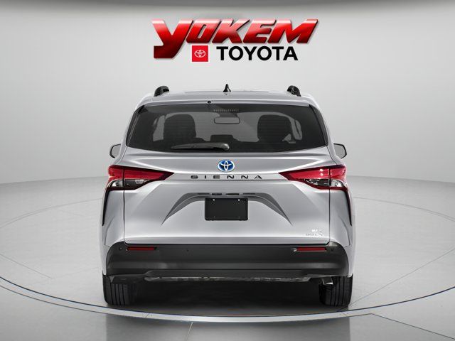 2025 Toyota Sienna XLE