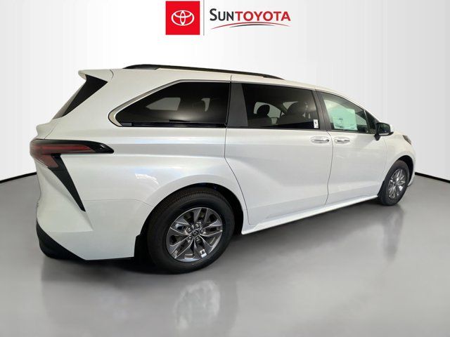 2025 Toyota Sienna XLE