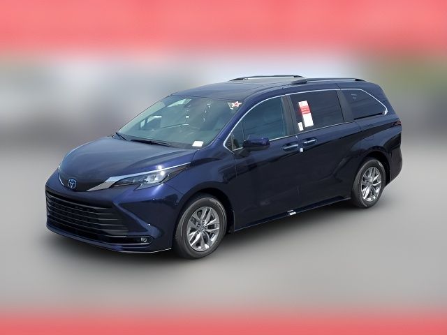 2025 Toyota Sienna XLE