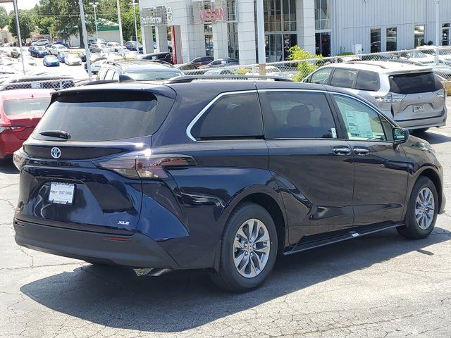 2025 Toyota Sienna XLE