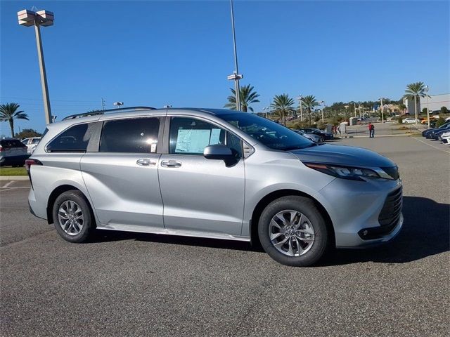 2025 Toyota Sienna XLE