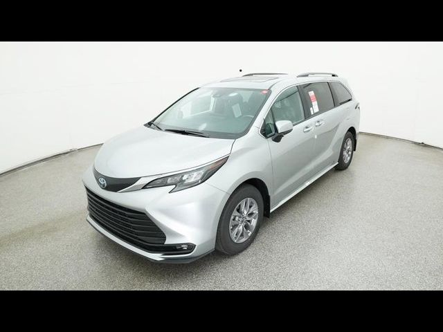 2025 Toyota Sienna XLE