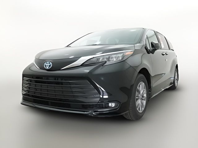 2025 Toyota Sienna XLE