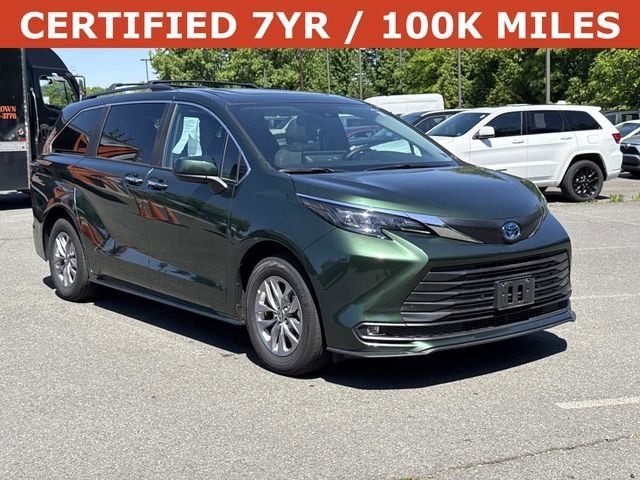 2025 Toyota Sienna XLE
