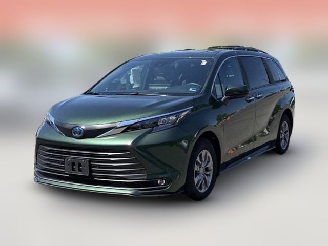 2025 Toyota Sienna XLE