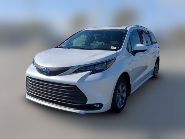 2025 Toyota Sienna XLE