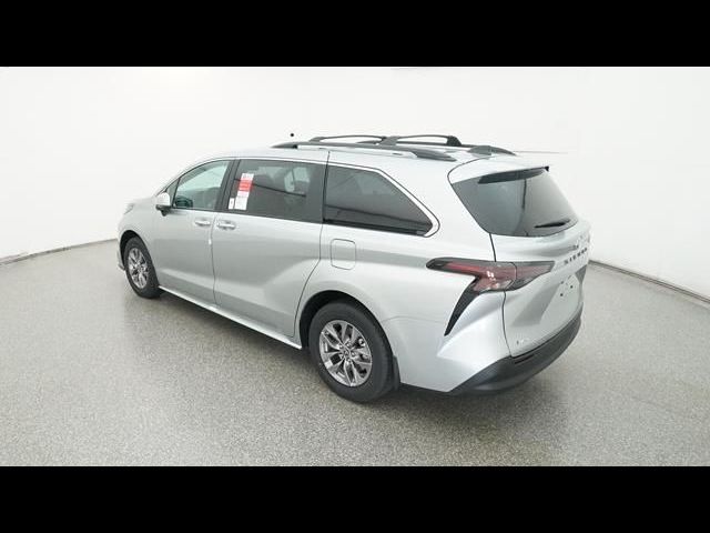 2025 Toyota Sienna XLE