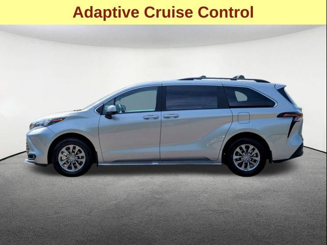 2025 Toyota Sienna XLE