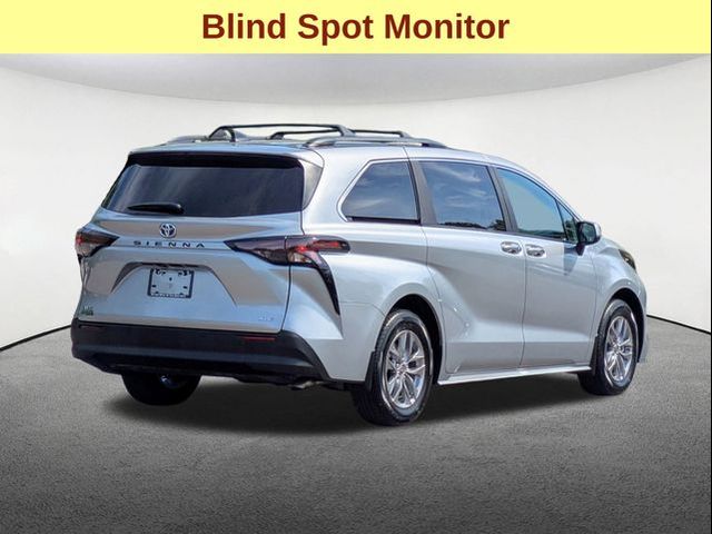 2025 Toyota Sienna XLE