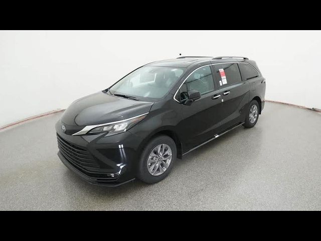 2025 Toyota Sienna XLE