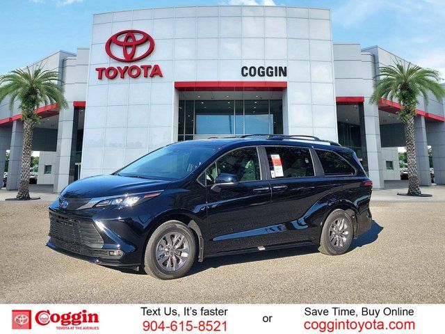 2025 Toyota Sienna XLE