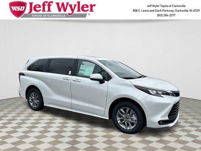 2025 Toyota Sienna XLE