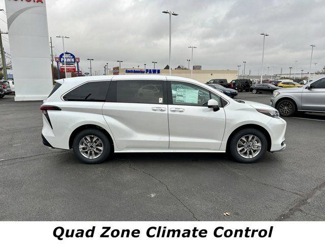 2025 Toyota Sienna XLE