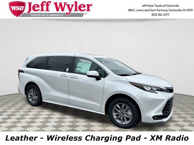 2025 Toyota Sienna XLE