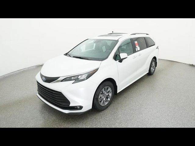 2025 Toyota Sienna XLE