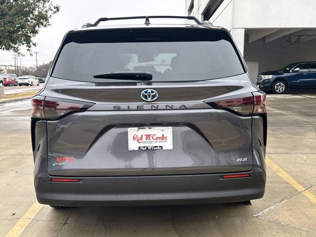 2025 Toyota Sienna XLE