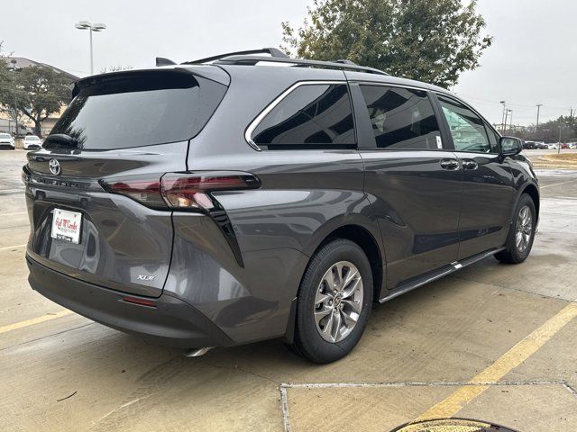 2025 Toyota Sienna XLE