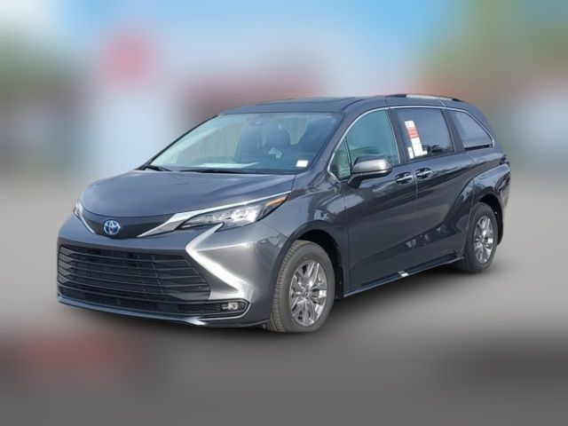 2025 Toyota Sienna XLE