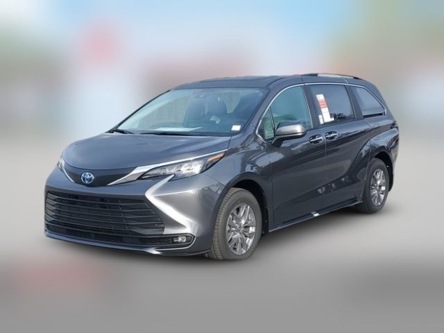 2025 Toyota Sienna XLE