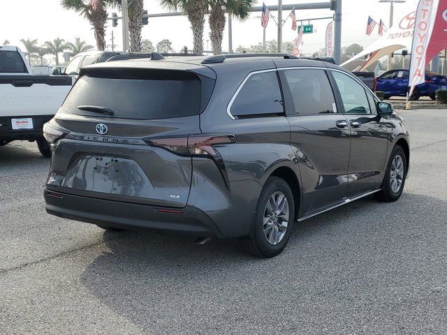 2025 Toyota Sienna XLE