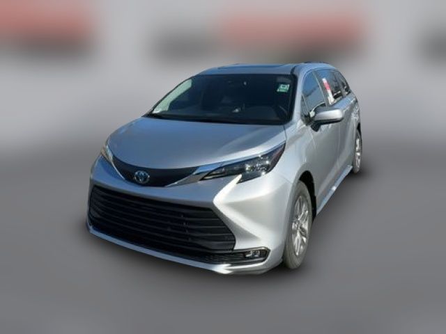 2025 Toyota Sienna XLE