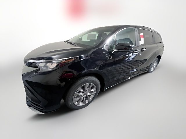 2025 Toyota Sienna XLE