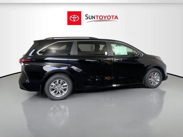 2025 Toyota Sienna XLE