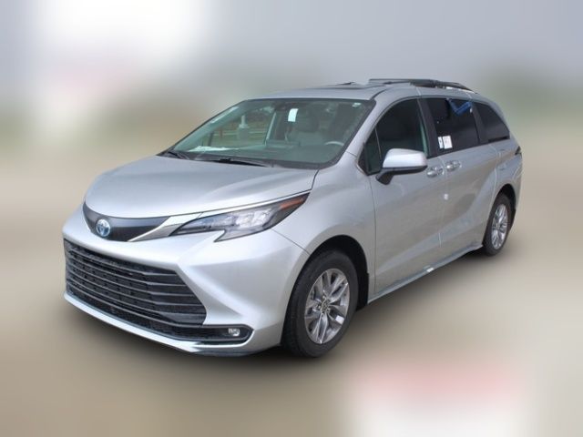 2025 Toyota Sienna XLE