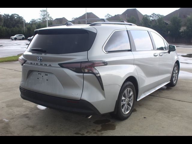 2025 Toyota Sienna XLE