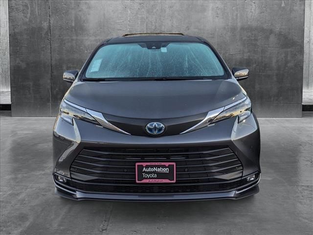 2025 Toyota Sienna XLE