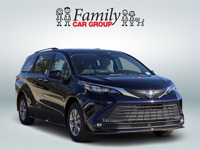 2025 Toyota Sienna XLE