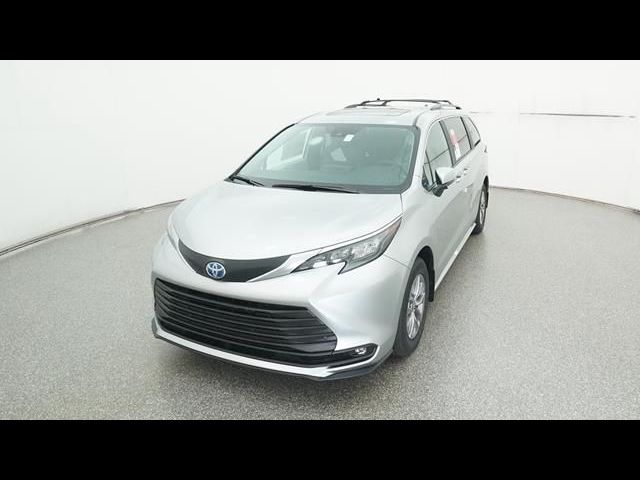 2025 Toyota Sienna XLE