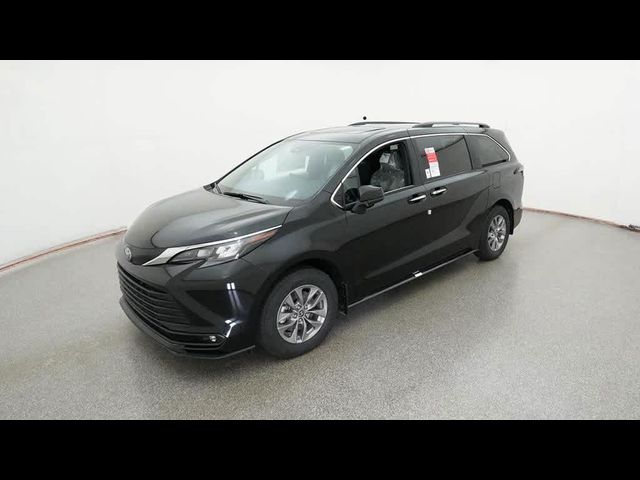 2025 Toyota Sienna XLE