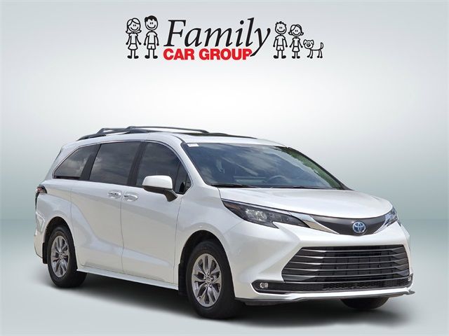 2025 Toyota Sienna XLE