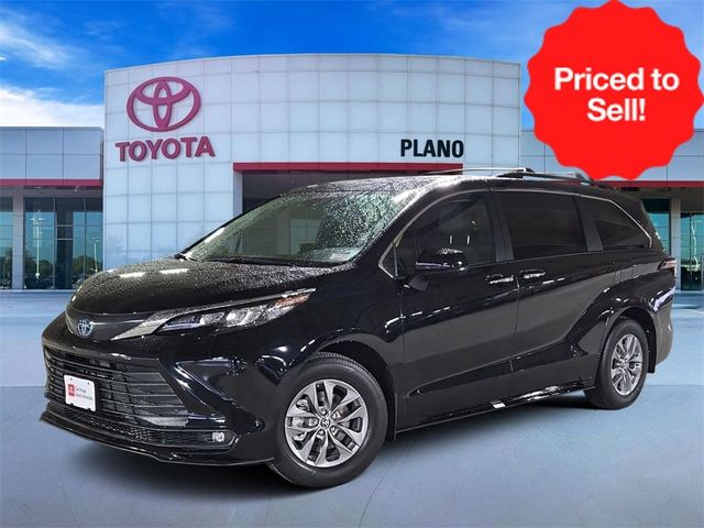 2025 Toyota Sienna XLE