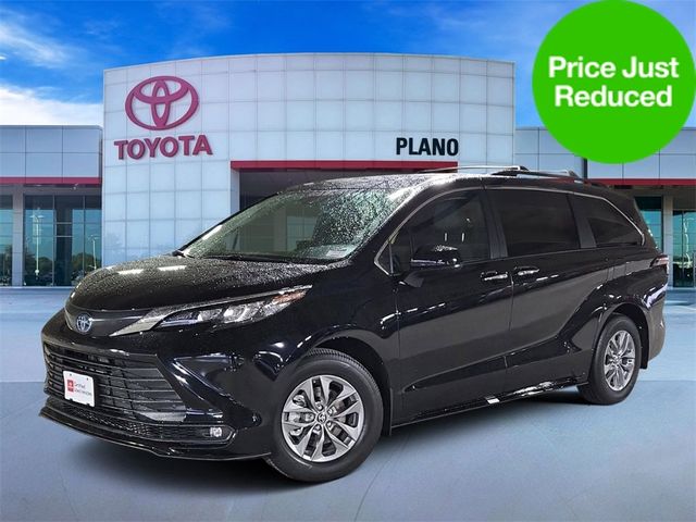 2025 Toyota Sienna XLE