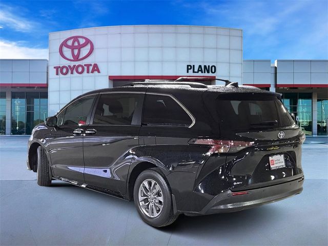 2025 Toyota Sienna XLE