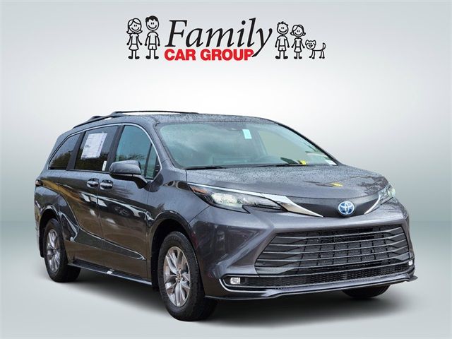 2025 Toyota Sienna XLE