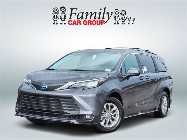 2025 Toyota Sienna XLE