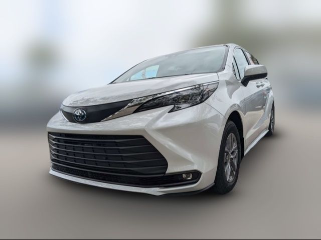 2025 Toyota Sienna XLE