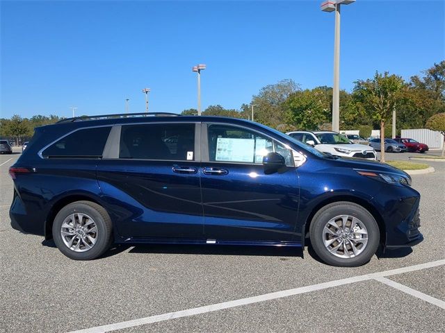 2025 Toyota Sienna XLE