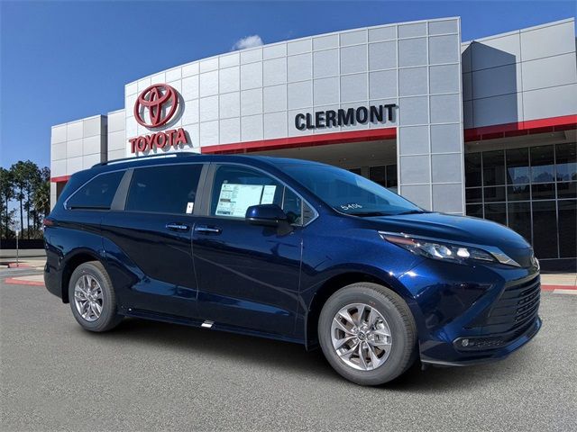 2025 Toyota Sienna XLE