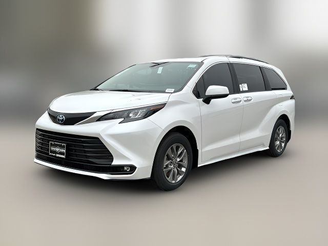 2025 Toyota Sienna XLE