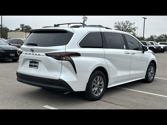 2025 Toyota Sienna XLE