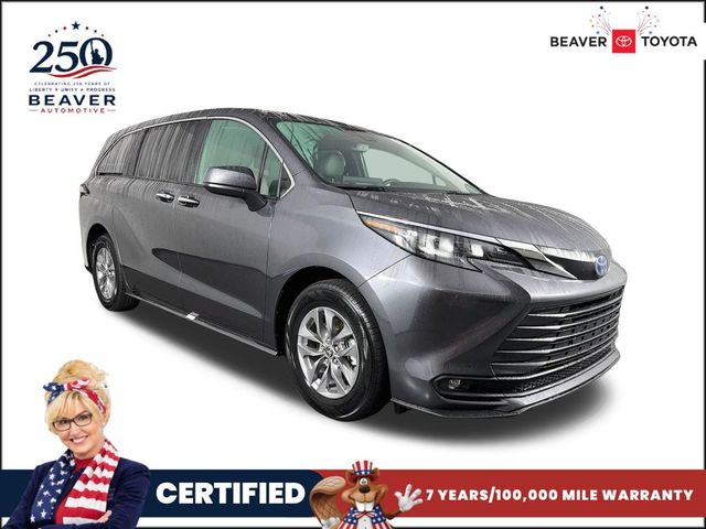 2025 Toyota Sienna XLE